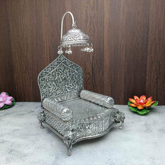 Antique Svastik Elephant Stand Mantap